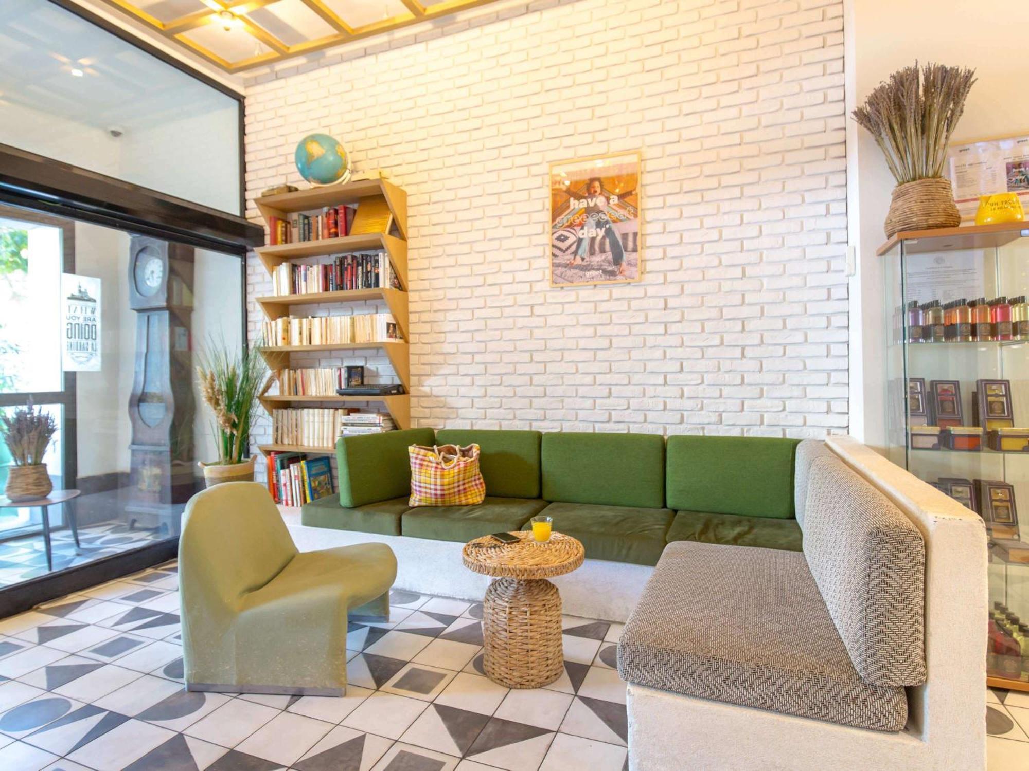 Hotel Greet Centre Saint Charles 2*